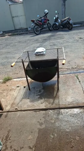 Vendo churrasqueira de tambor.