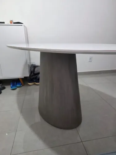 Mesa Cone Oval 150x80 Cm Base Em Cimento Queimado - Sala