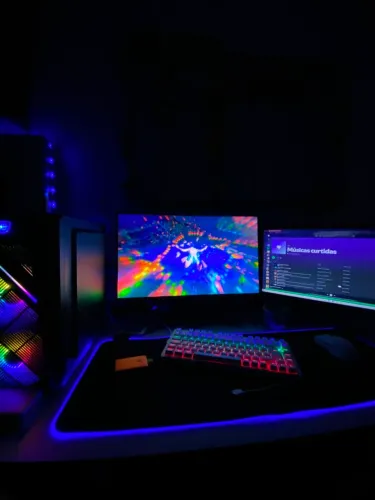 Pc gamer i7 2 monitor cadeira placa de vídeo rtx 1030