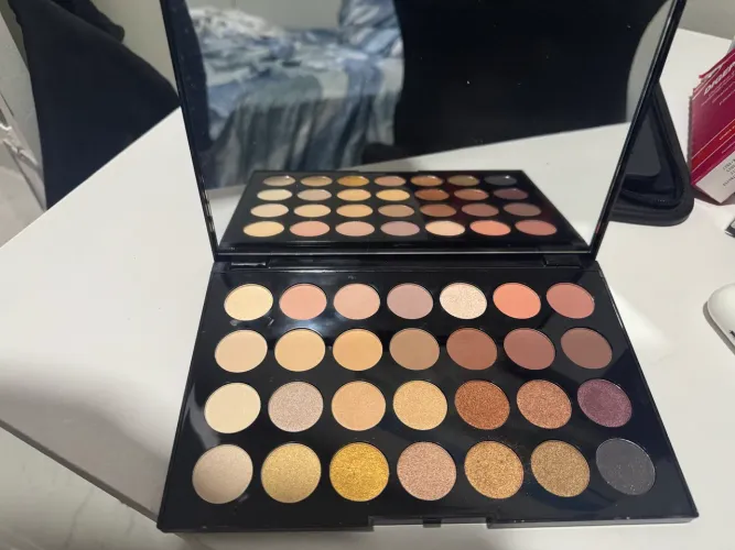 Paleta importada Boo Beauty 28 cores ? pouco usada 