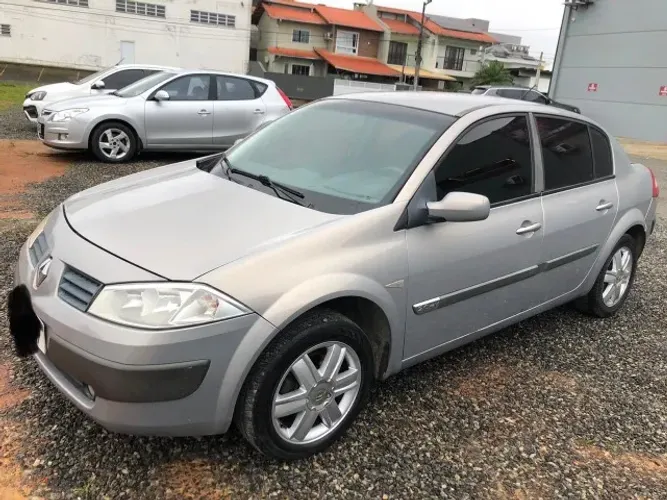 Renault Megane Sedan Dynamique 2.0 16V Aut. 2008