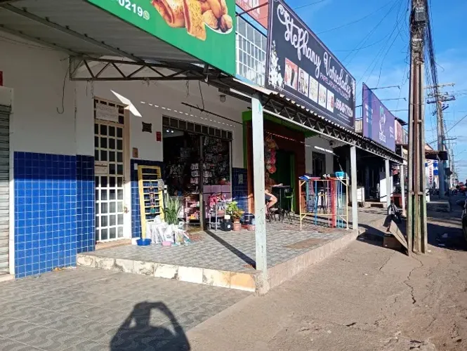 Vende-se prédio comercial