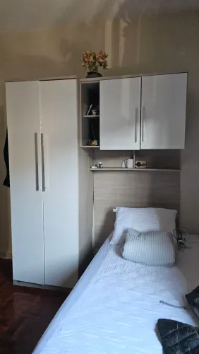 Guarda Roupa Henn Modulado<br>Modulado Com Cabeceira