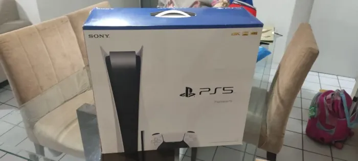 Playstation 5 + 2 Controles