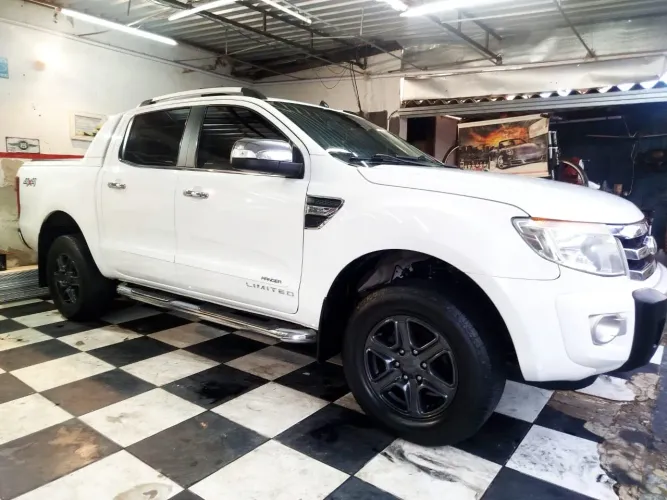 Ford Ranger Limited 3.2 20V 4X4 CD Aut. Dies. 2014
