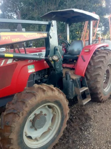 Trator Massey Ferguson 4275 4x4 2011 com carregador