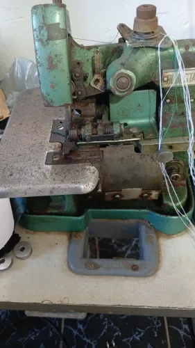 Maquina de costura chinesinha