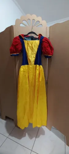 Fantasia Branca de Neve adulto