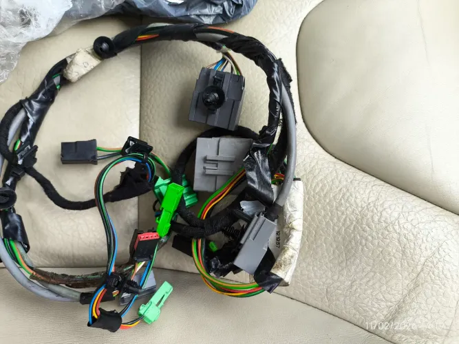 Chicote console som Volvo XC60 2009/2015. 