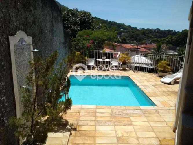 Rio Bonito | Casa 5 quartos, sendo 1 suite
