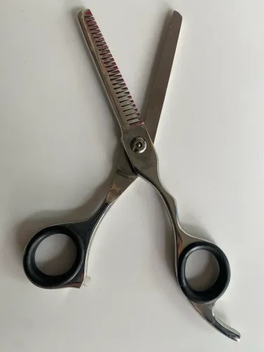 Tesoura mundial , profissional de debaste, aço inox, sem folga no eixo . 