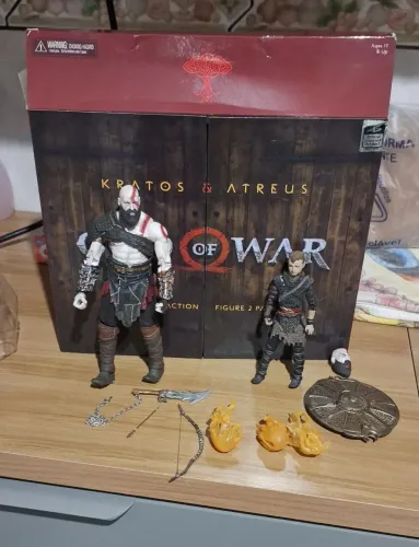 Bonecos kratos e atreus god of war 2018 neca