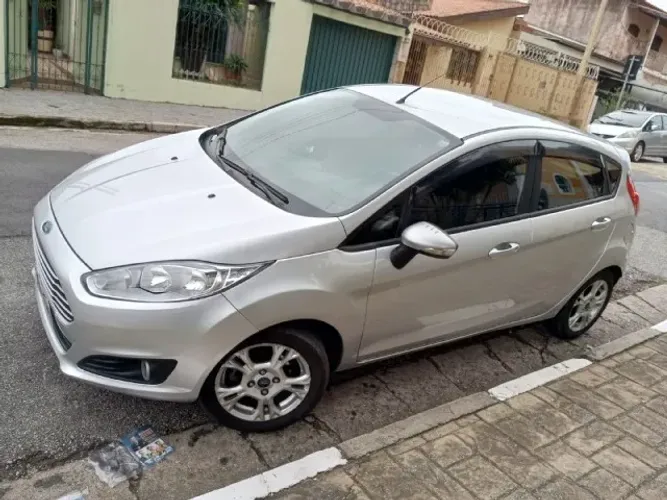 Ford Fiesta 1.6 16V Flex Mec. 5P 2015