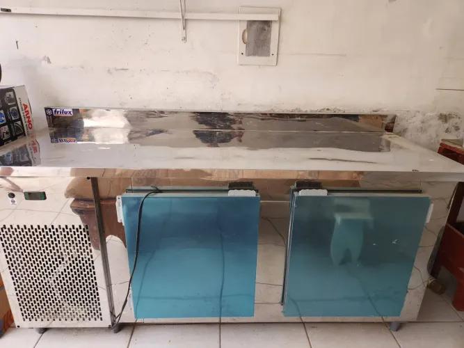 Balcão de serviços Marca Frilux, modelo RF-38