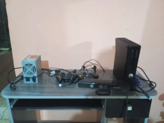 Troco ou vendo Xbox360 slim 