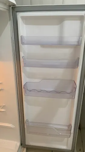 Geladeira RE31 usada