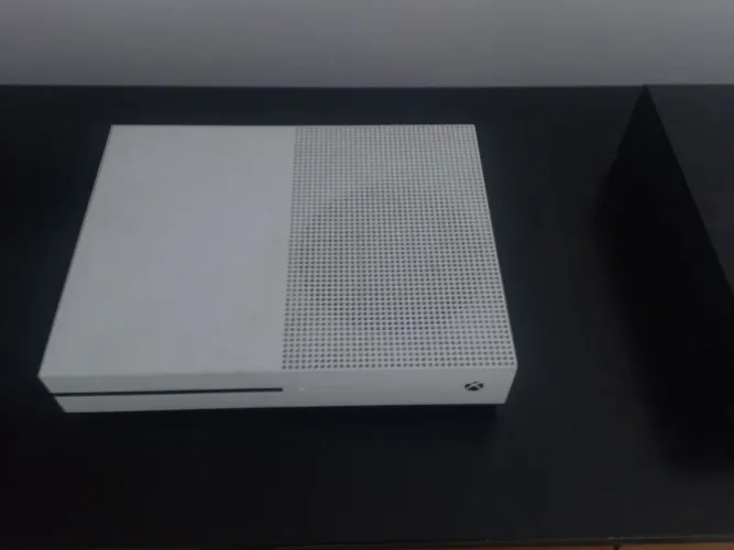 Xbox One Slim ( leia descrição )
