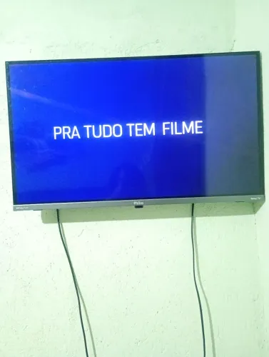 Vendo tv roku Philco 32 polegadas com controle 
