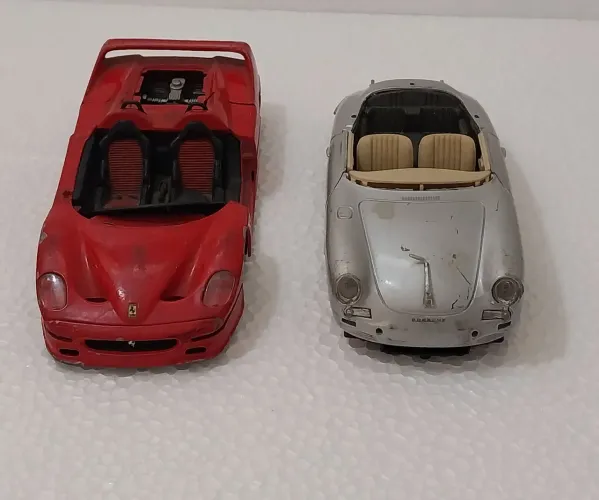 Miniaturas Ferrari F50 e Porsche 1/24