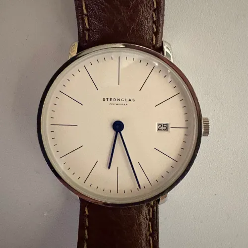 Relógio alemão estilo Bauhaus