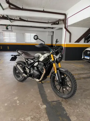 Triump Scambler 400 X