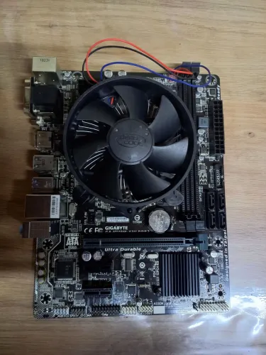 Placa mãe Gigabyte GA H110M S2H DDR3