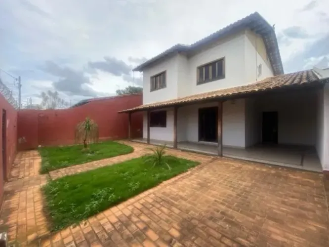 Casa com 4 quartos para alugar em Sete Lagoas