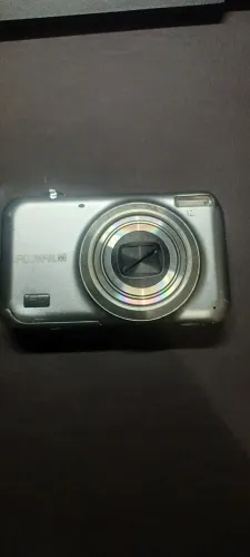 Camera digital antiga vintage anos 2000 y2k tipo cybershot tiktok