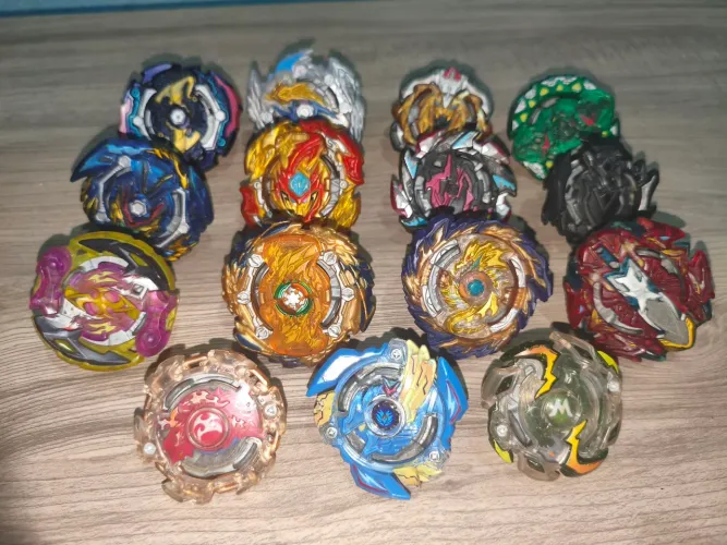 15 Beyblades original da Hasbro