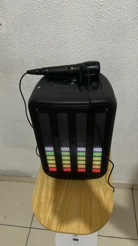 Caixa de Som com Microfone