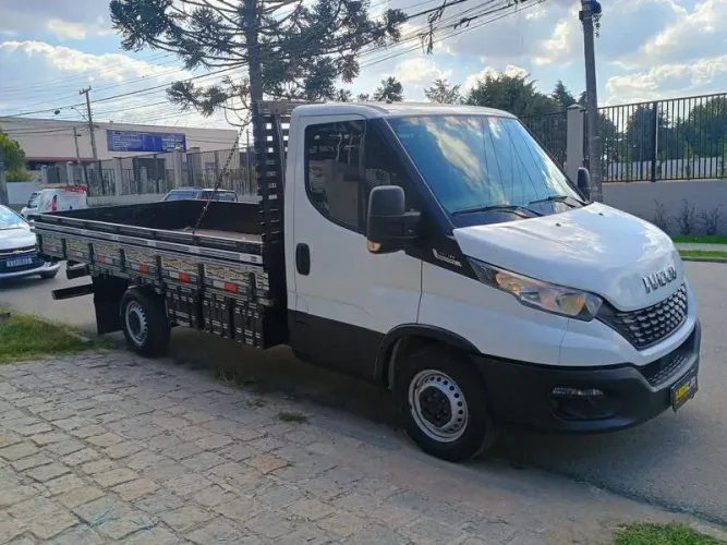 Iveco Daily Furgão 30-130 2.3 7,3m³ (die)(e5) 2022