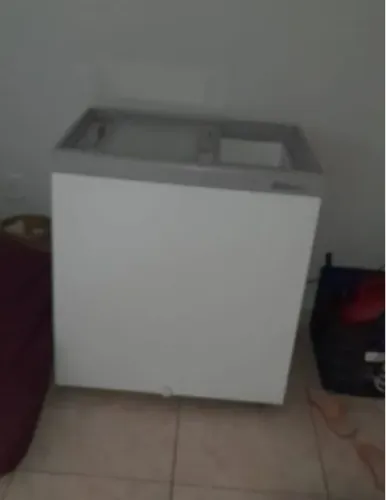 Vendo freezer com tampa de vidro