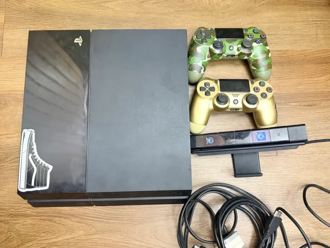 PlayStation 4 500 GB + Kit Completo