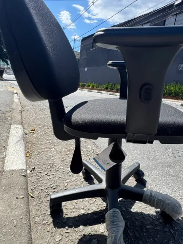Cadeira de Escritório Comfy Start Estofada Giratória, Relax Avançado Encosto Ajustável