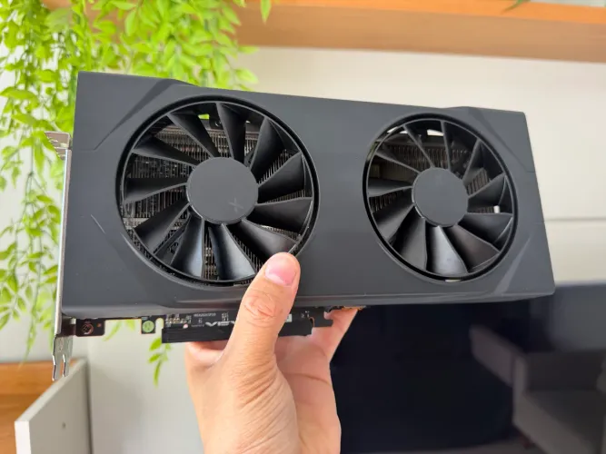 Rx 9060 xt 16gb semi nova xfx