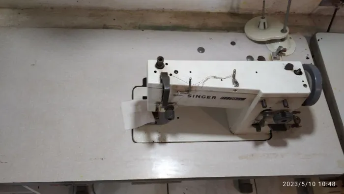 Vendo máquina de costura Singer industrial zigue zague