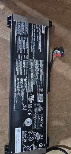 Bateria interna de íons de lítio para notebooks Lenovo, modelo L21M4PC0. 