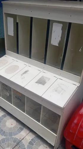 Móvel para casa de ração 