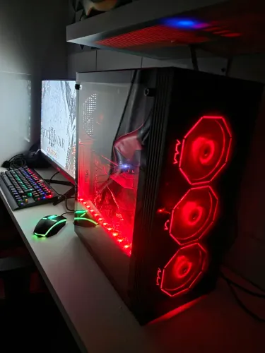 PC GAMER 