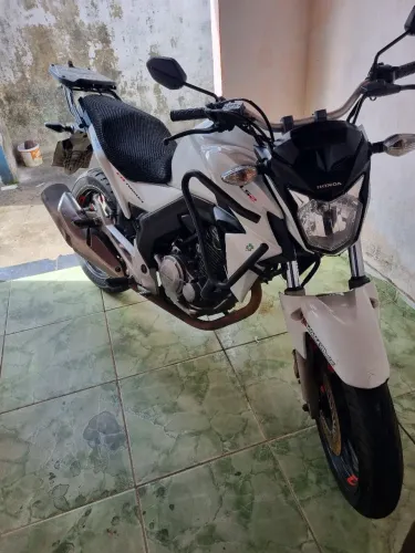? VENDO HONDA CB 250F TWISTER 2016 - BRANCA