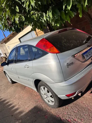 Ford Focus Ghia/ XR 2.0 /ghia 2.0 16V Flex 5P 2005