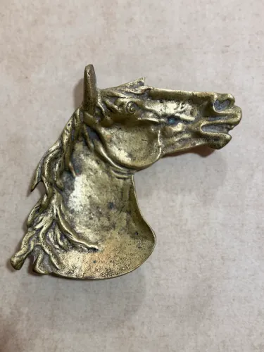 Cinzeiro de bronze cavalo