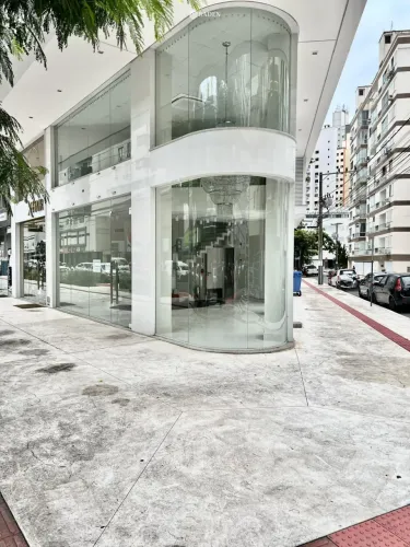 Sala Comercial 80 m² na Av. Brasil | Frente Carrefour BC