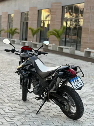 Vende-se XT 660R. moto em perfeito estado estado e sem nenhum detalhe