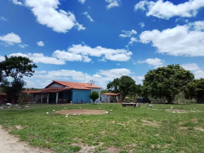 Chácara para Venda em Araçoiaba da Serra, CAMPO DO MEIO, 2 dormitórios, 1 banheiro, 3 vaga