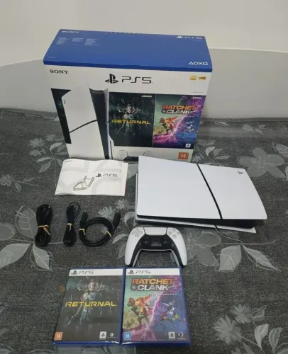 PLAYSTATION 5 SLIM, 4 MESES DE USO, 2.999,99 não abaixo. 66- *
