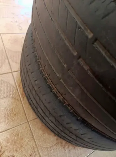 4 PNEUS ARO 17 - 215/50/17