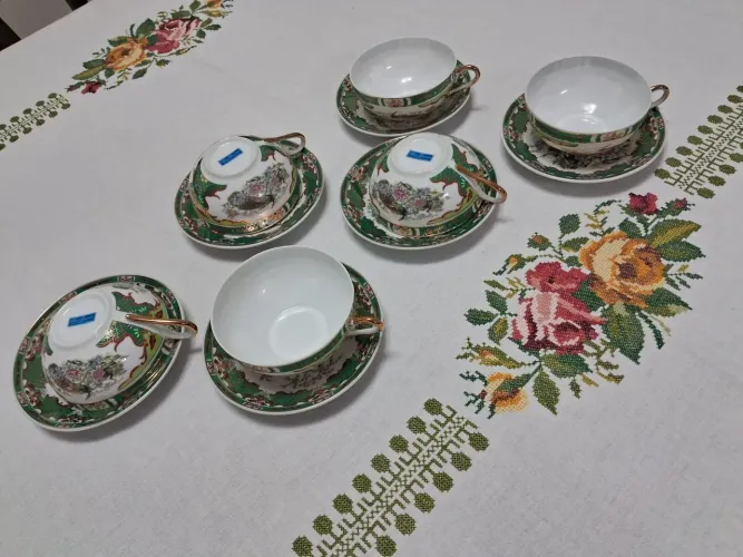 Xícaras de porcelana fina