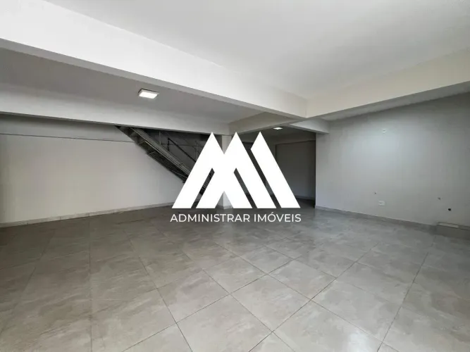 Alugo Loja Comercial Ampla com 135m² em Excelente Localização - Itaúna/Mg!