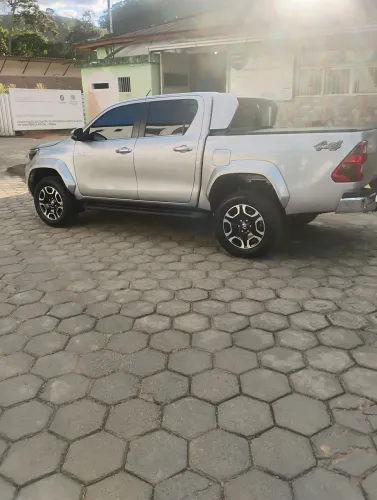 Toyota Hilux CD SRX Plus 4X4 2.8 TDI Die. Aut. 2025